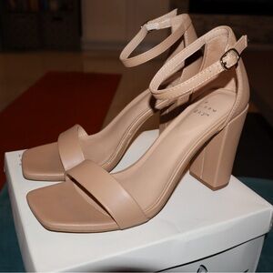 A New Day Size 8 Nude Block Heel Sandals